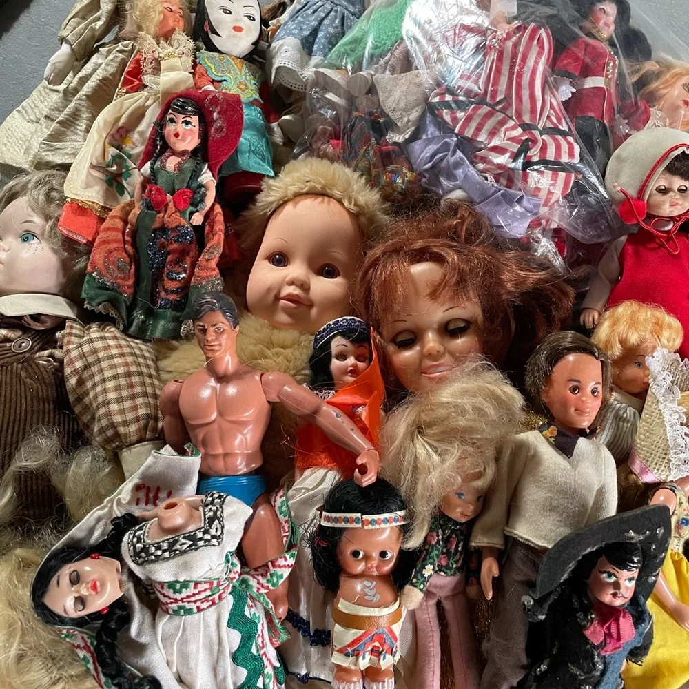 Assorted Colorful Dolls Set - Picture 4 of 5